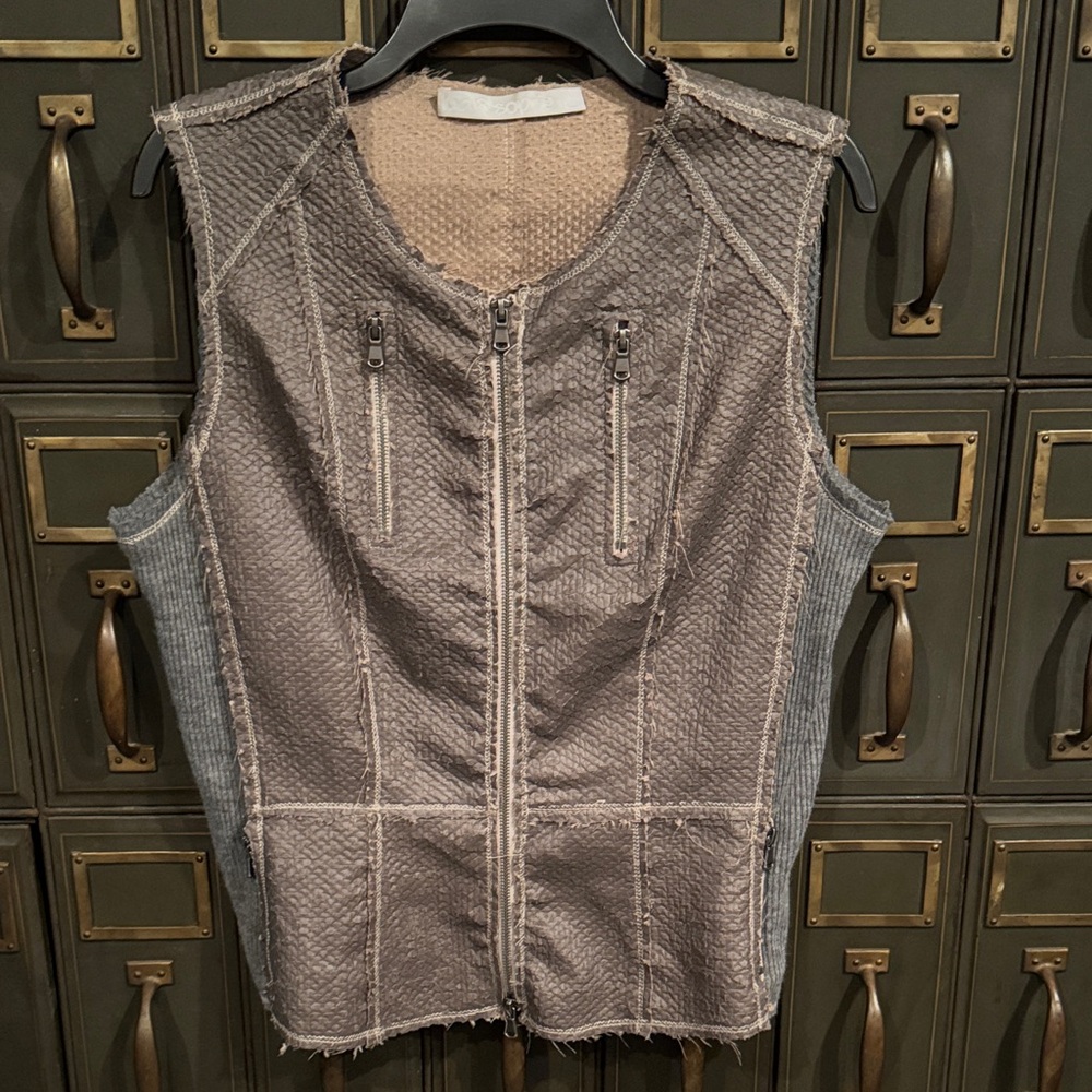 Lola & Sophie Vest